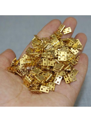 Петли для шкатулок 8*10 мм, 2шт,цв-золото( в комплекте идут гвоздики) Петли для шкатулок 8*10 мм, 2шт,цв-золото( в комплекте идут гвоздики)