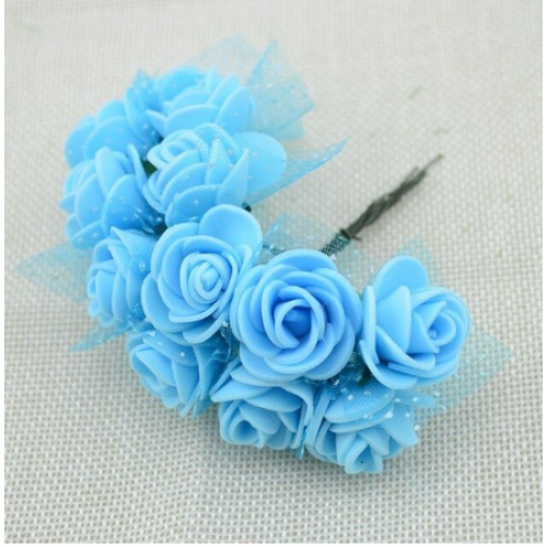 Букетик роз  с фатином,цв-голубой,размер цветка около 2 см