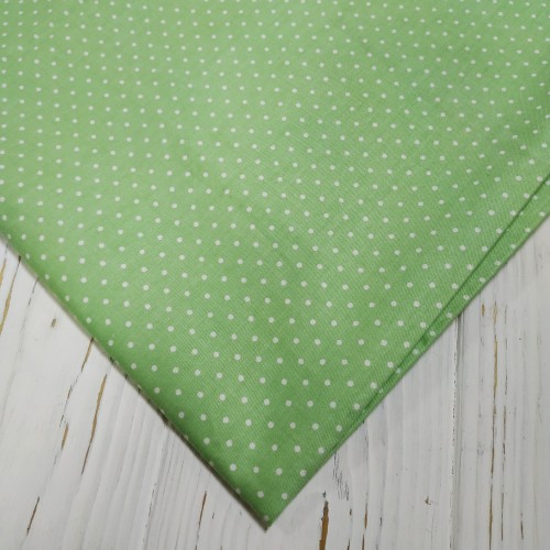 Отрез(сатин),размер 50*50см. цена за отрез,горошек на зелёном