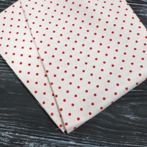 Отрез(сатин),размер 50*50,красные горошки.цена за отрез