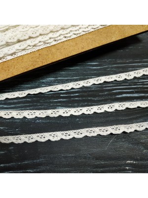 Кружево вязанное ажурное,цв-белый, 7мм,цена за 1 метр