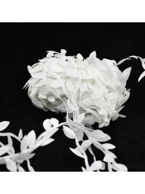 Тесьма декоративная( с листиками)-белая,цена за 1 метр