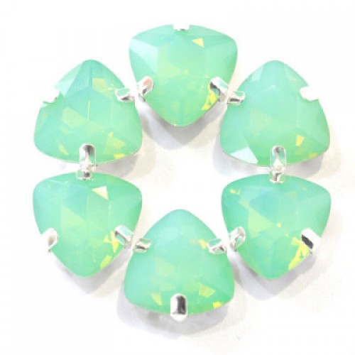 Пришивные стразы в цапах , №13,триллианты,12 мм.цена за 1 шт